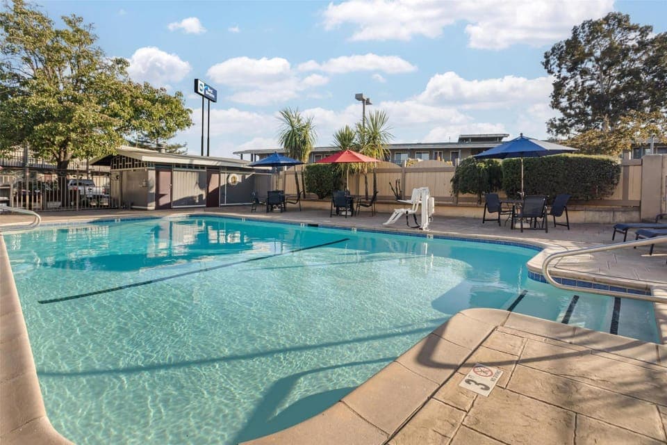 Pool view, Swimming pool