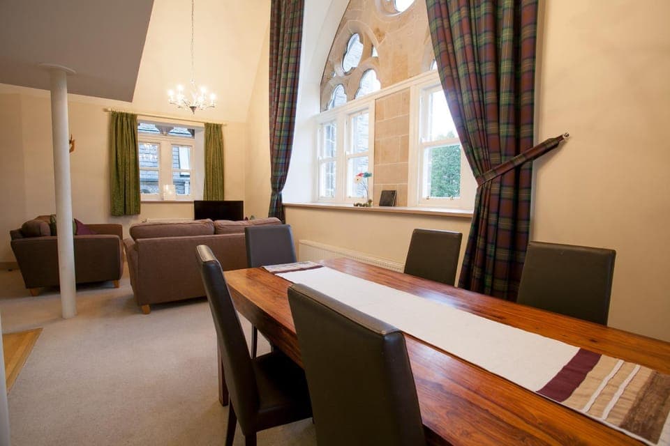 TV and multimedia, Living room, Dining area