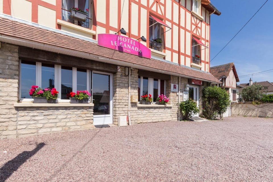 Property building, Day