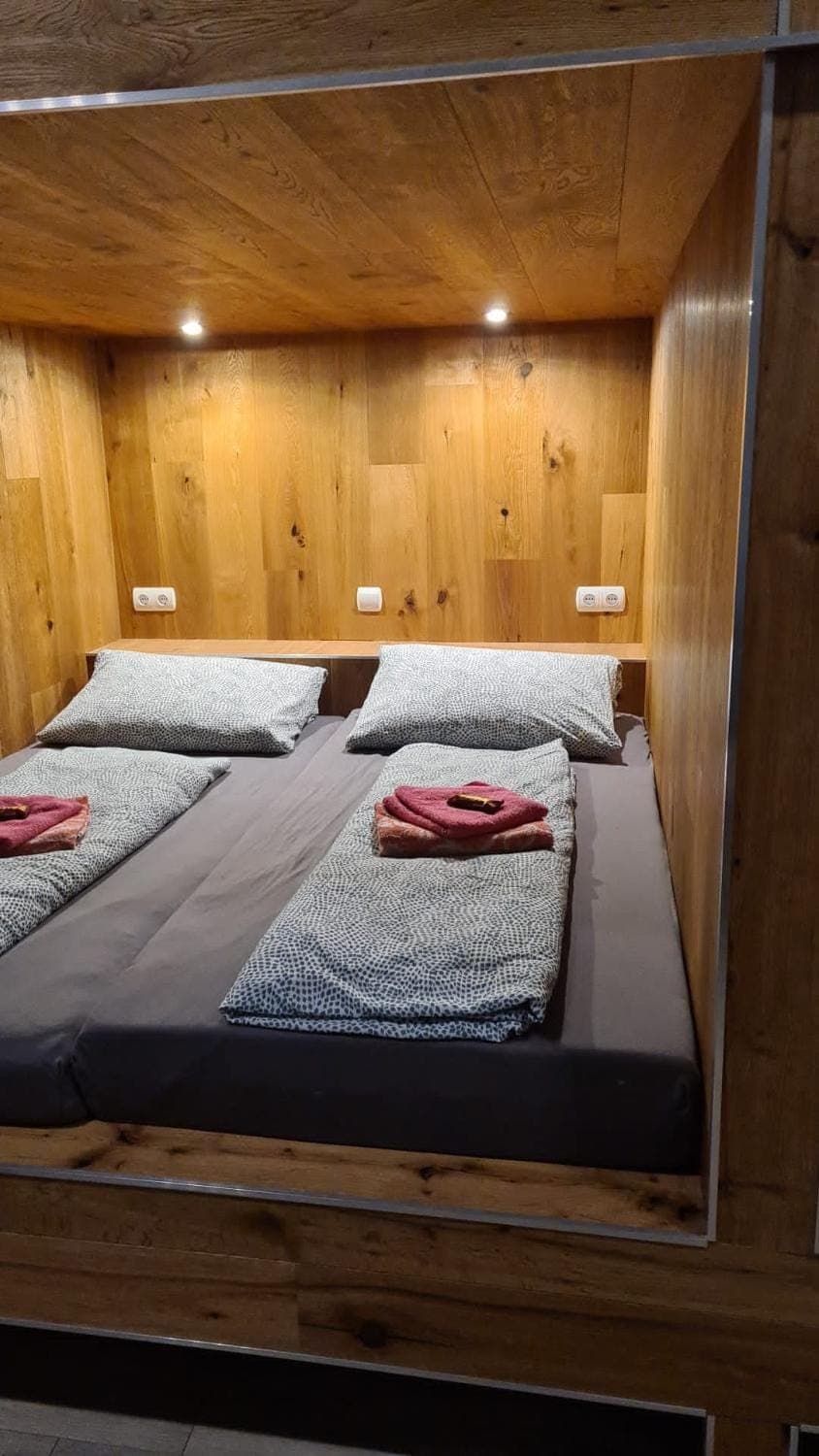 Bed, Bedroom, bunk bed