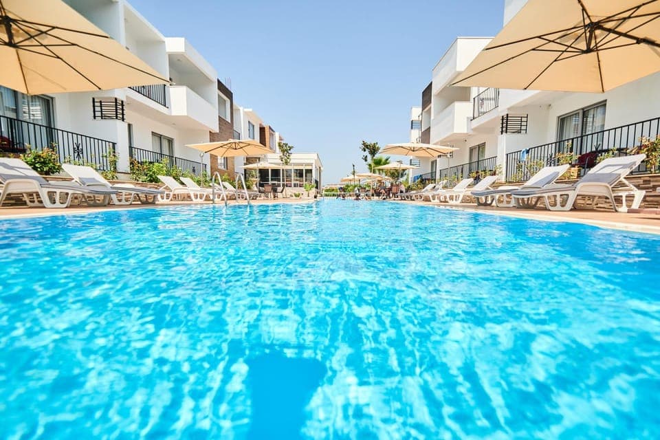 Property building, Swimming pool