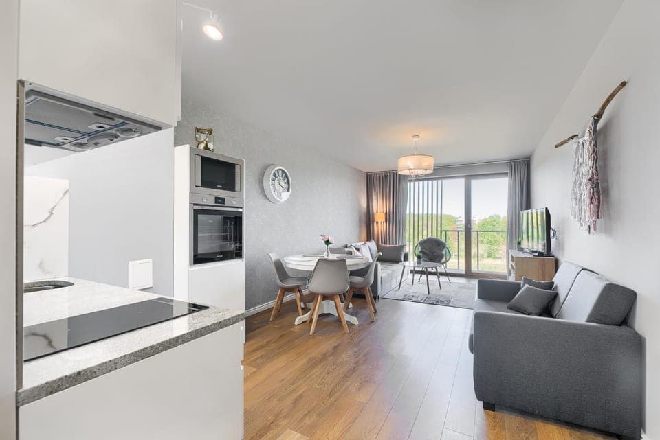 Kitchen or kitchenette, Seating area