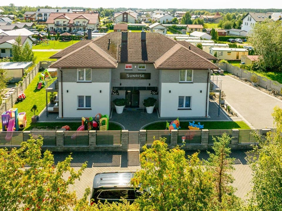 Property building, Neighbourhood, Bird's eye view, Garden, Garden view, Location, Parking