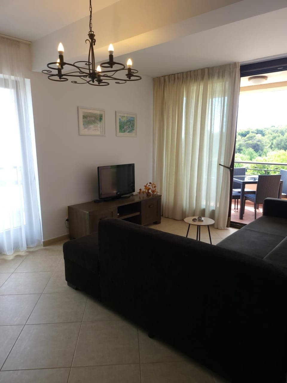 Communal lounge/ TV room, TV and multimedia, Living room, Seating area