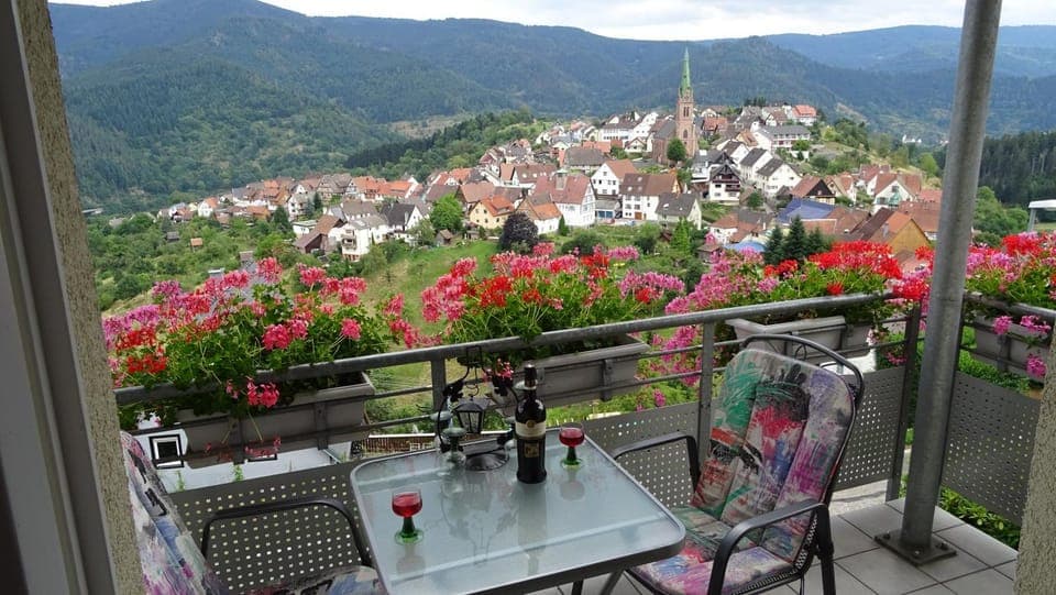 Balcony/Terrace, Mountain view