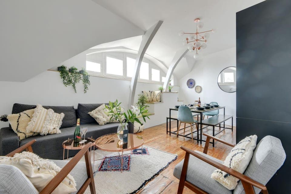 Living room, Seating area