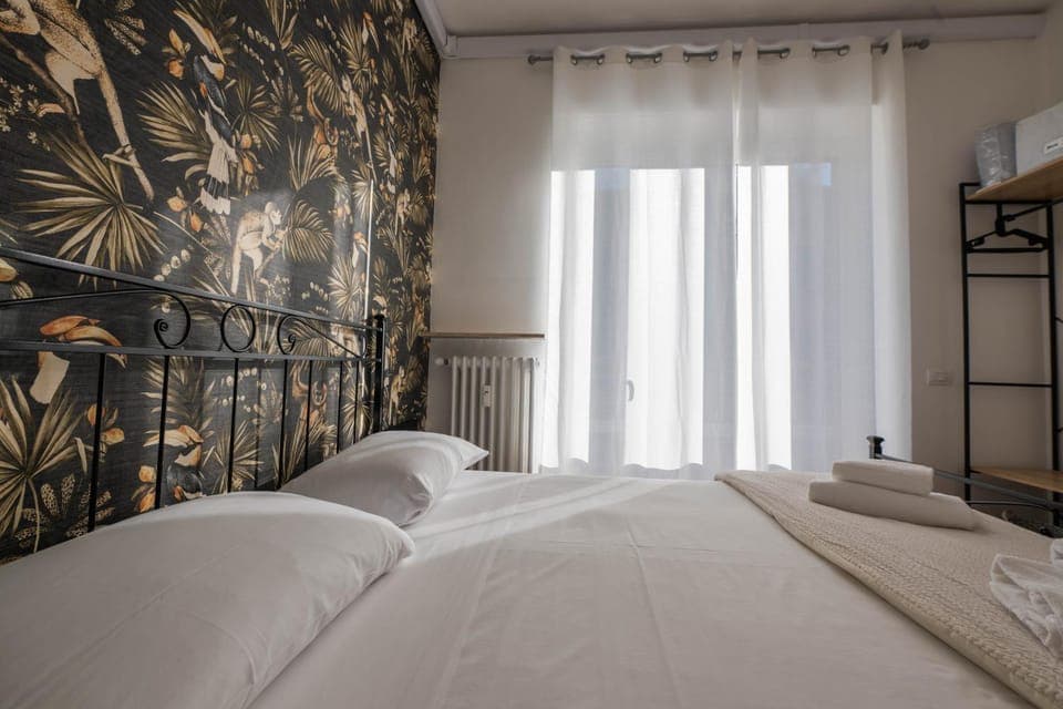 Bed, Bedroom, air conditioner