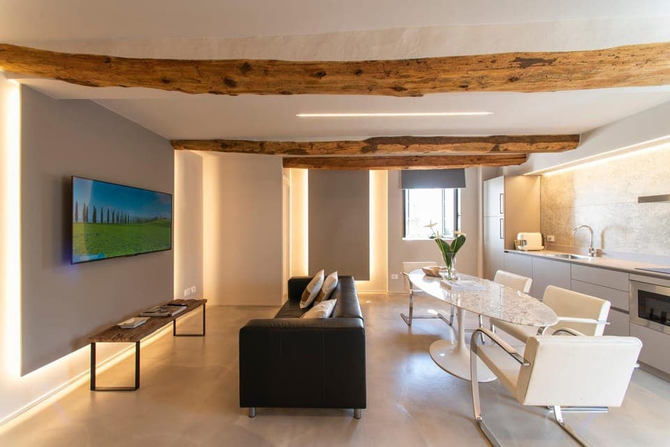 Living room, Dining area