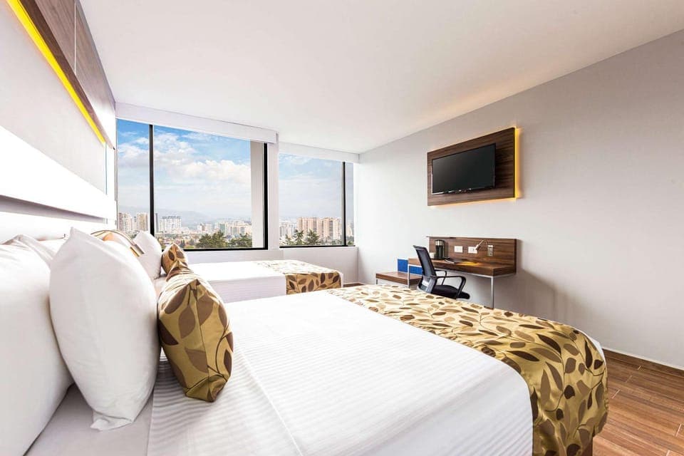 Coffee/tea facilities, Photo of the whole room, Bedroom, On site, City view