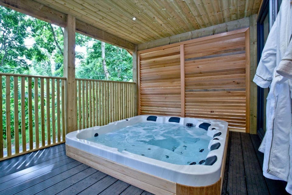 Natural landscape, Hot Tub, towels