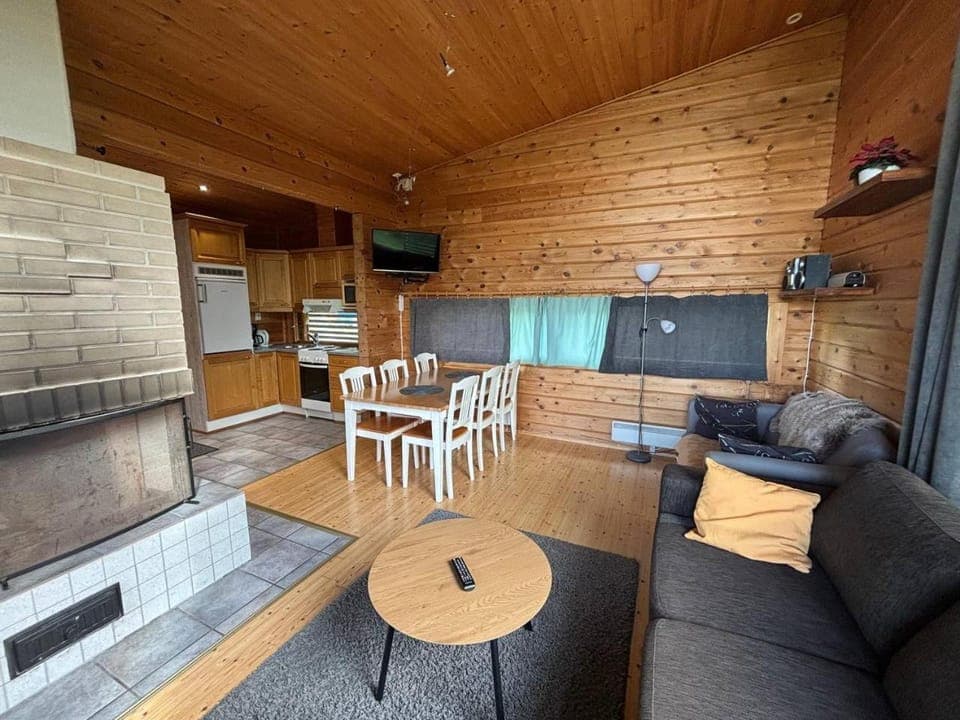 Seating area, Dining area, fireplace, kitchen