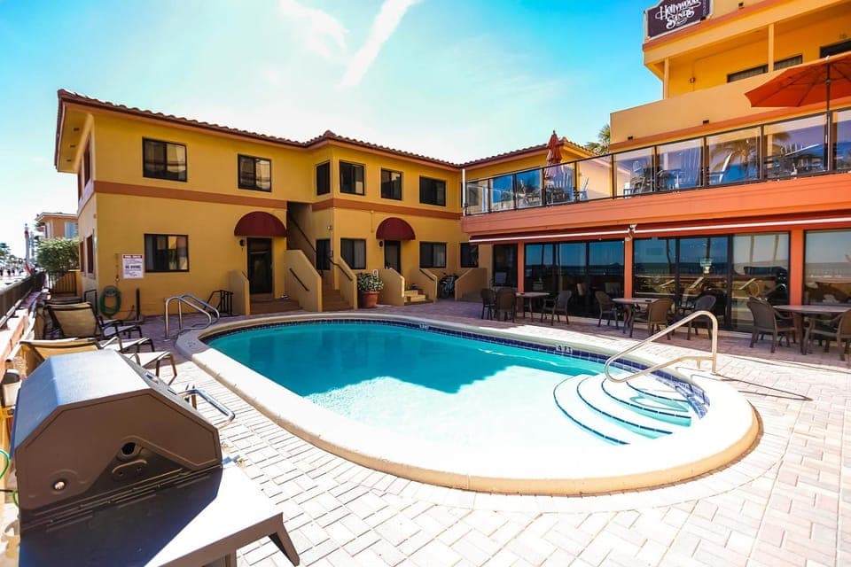 Property building, Patio, BBQ facilities, Swimming pool, sunbed