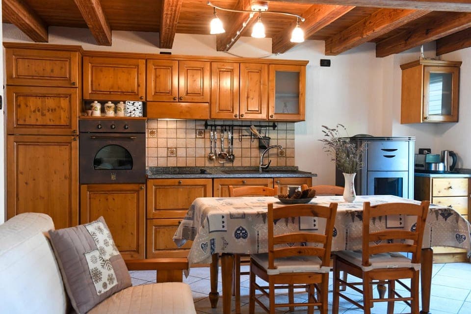 Property building, Kitchen or kitchenette, Living room