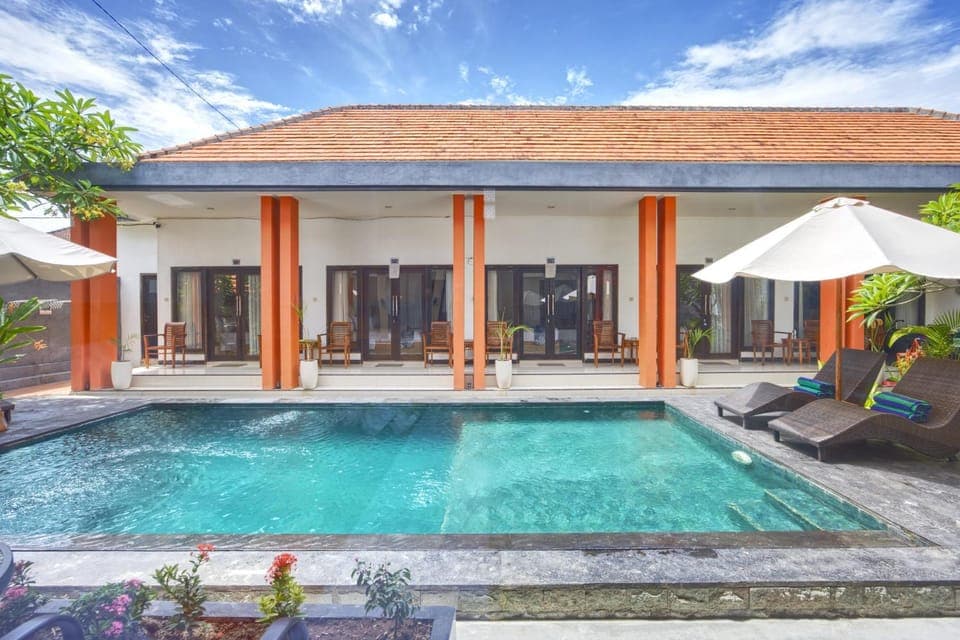 Property building, Seating area, Swimming pool, sunbed