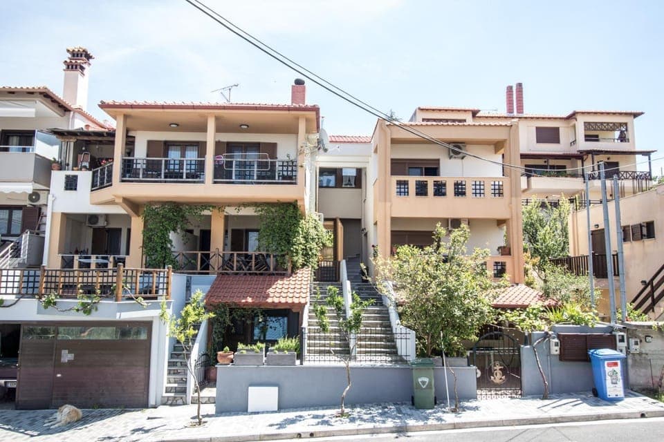 Property building, Patio, Restaurant/places to eat, Swimming pool, Breakfast