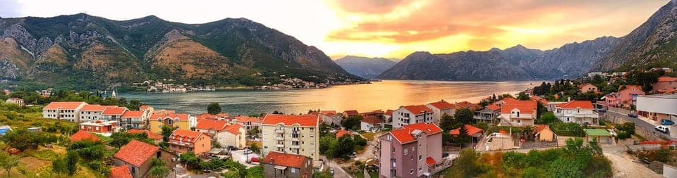 Natural landscape, Mountain view, Sea view, Street view