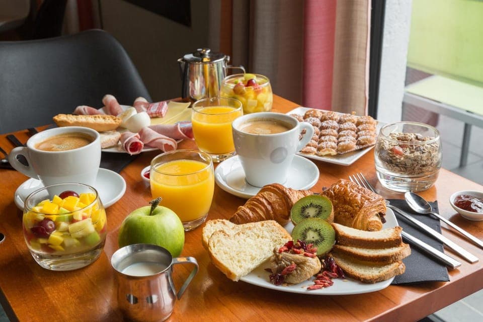 Breakfast, Buffet breakfast