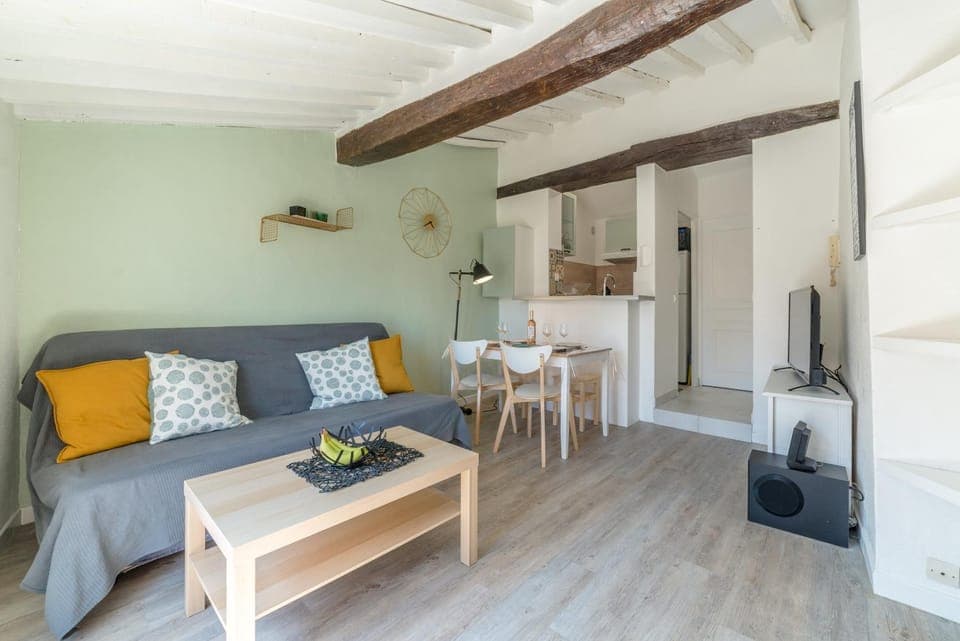 TV and multimedia, Living room, Dining area