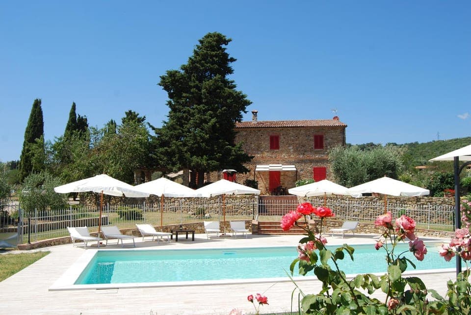 Property building, Nearby landmark, Restaurant/places to eat, Facade/entrance, Day, Property logo or sign, Natural landscape, Children play ground, Fishing, Golfcourse, Horse-riding, Minigolf, Nightclub / DJ, Snorkeling, Balcony/Terrace, Floor plan, Beach, Aqua park, Tennis court, Windsurfing, Hiking, Cycling, Diving, Evening entertainment, Animals, Pets, City view, Garden view, Mountain view, Pool view, Area and facilities, Supermarket/grocery shop, Shopping Area, Swimming pool, Sports, Entertainment