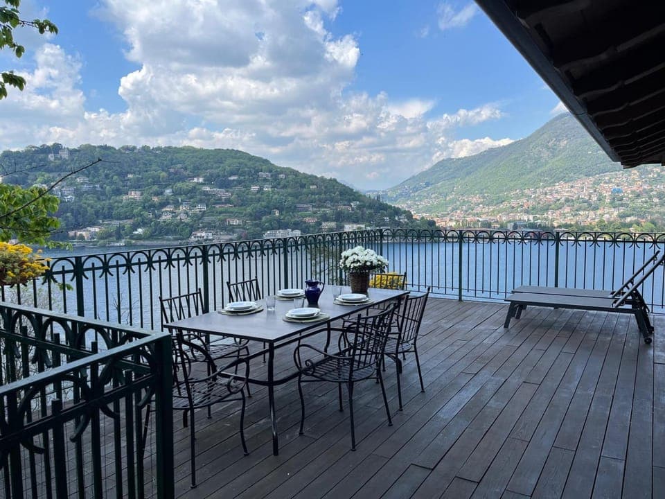 Natural landscape, View (from property/room), Balcony/Terrace, Balcony/Terrace, Dining area, Lake view, Mountain view