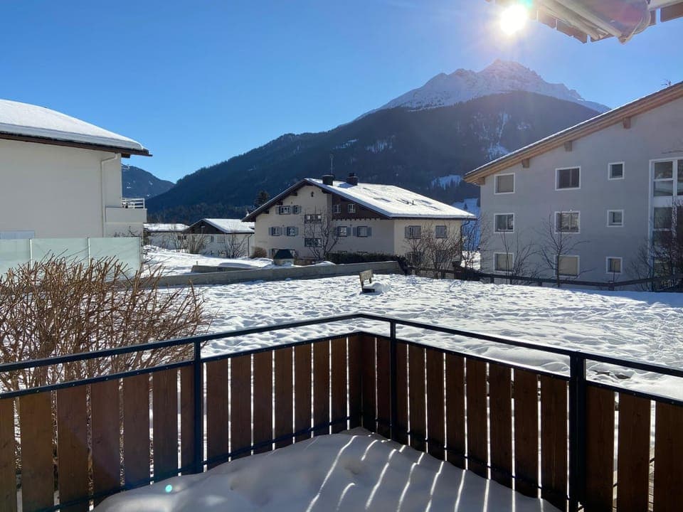 Balcony/Terrace, Mountain view