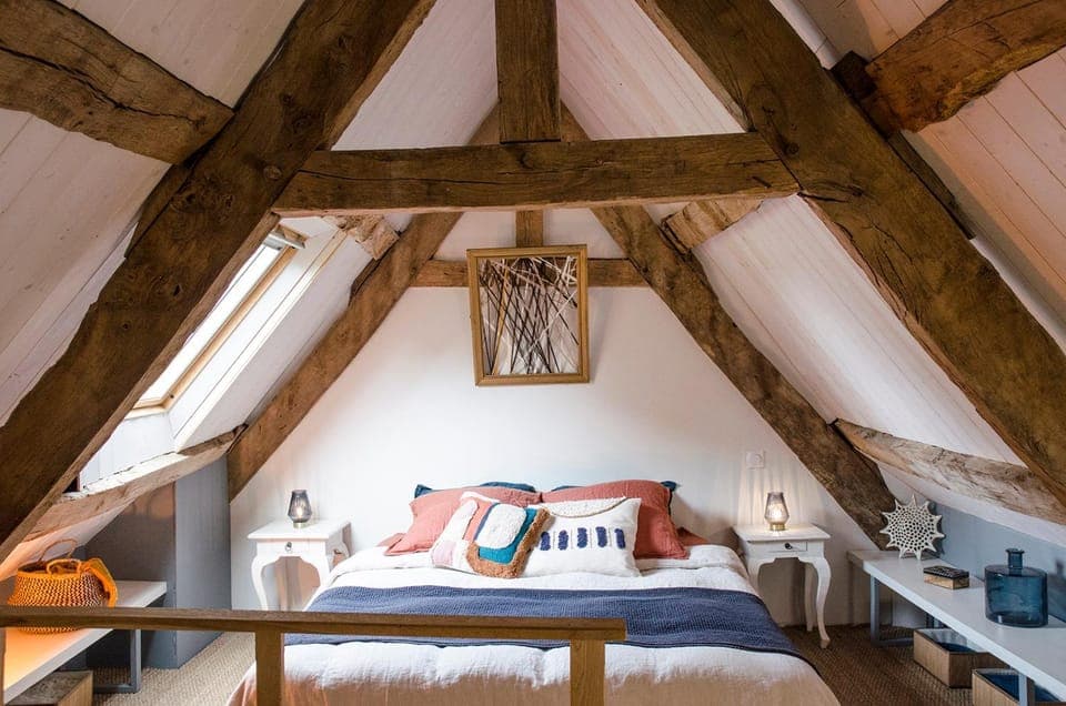 Bed, Photo of the whole room, Decorative detail, Bedroom