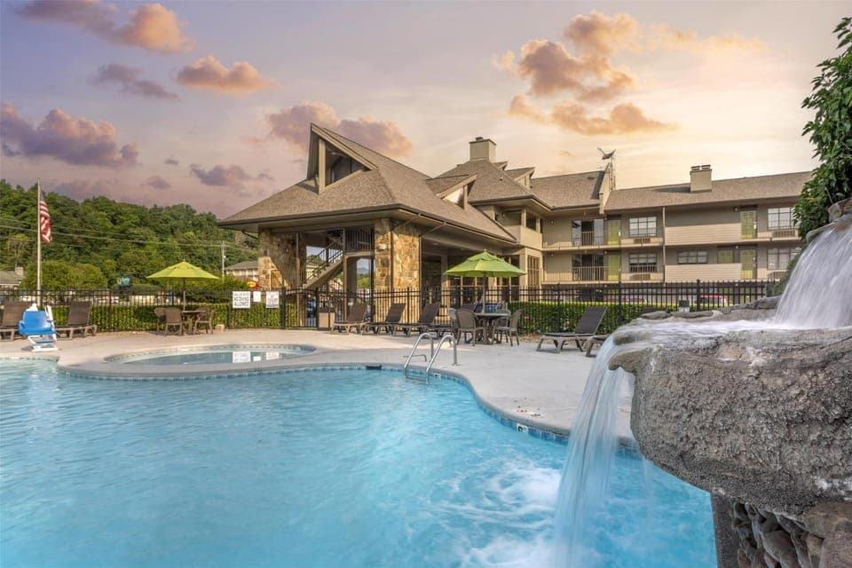 Pool view, Swimming pool