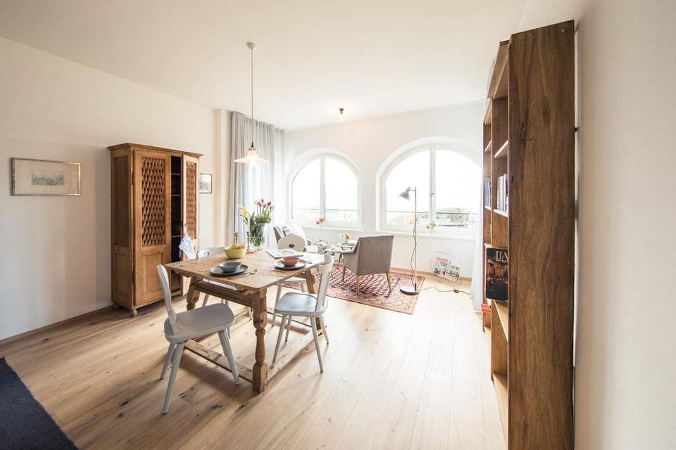 Living room, Dining area