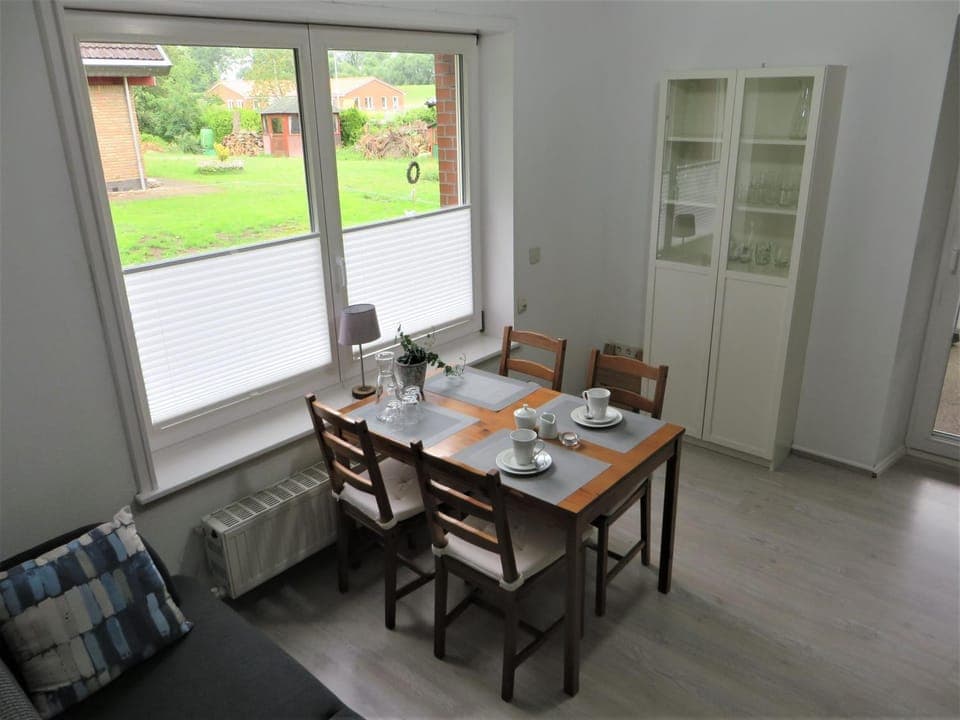 Dining area, Garden view