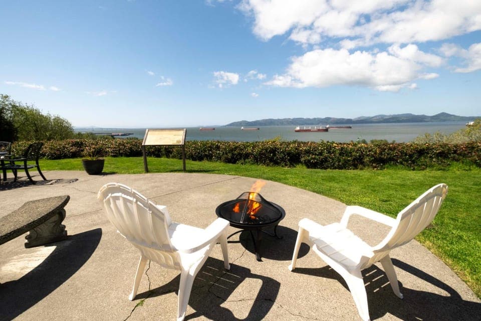 Balcony/Terrace, River view, Inner courtyard view