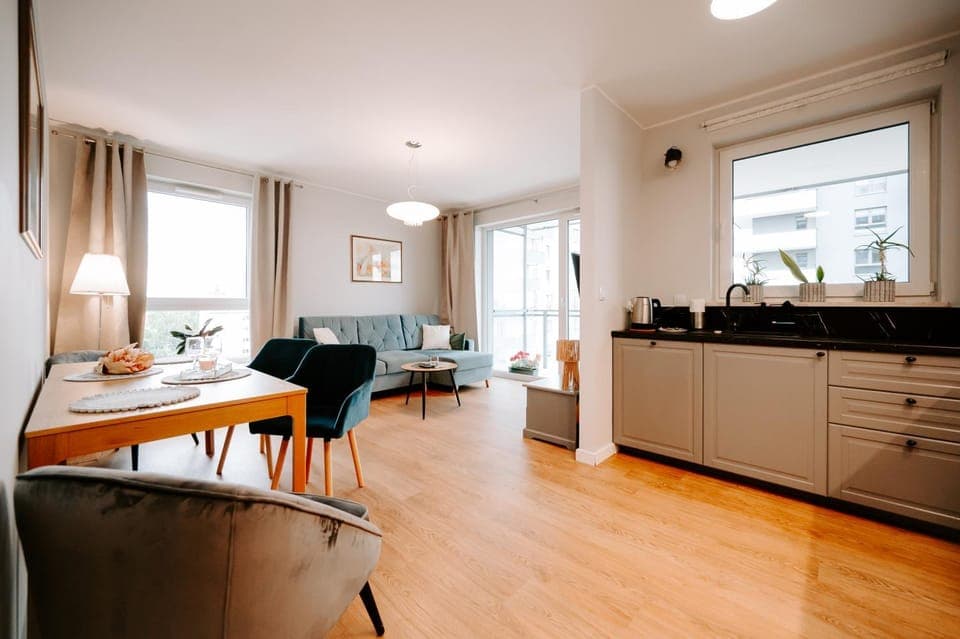 Kitchen or kitchenette, Living room, Seating area, Dining area