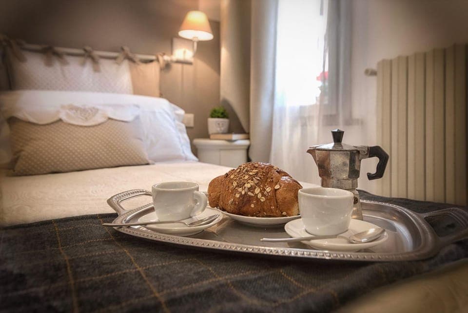 Food and drinks, Bedroom, Area and facilities