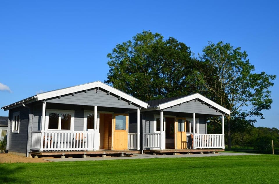 Property building, Facade/entrance, Day, Summer, Garden