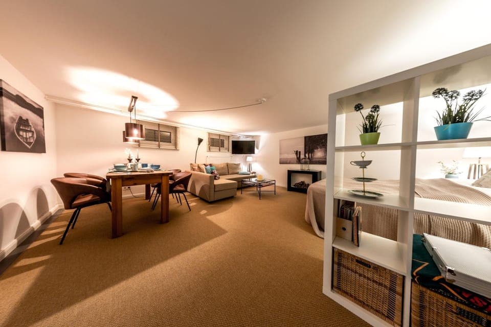 Living room, Seating area, Dining area