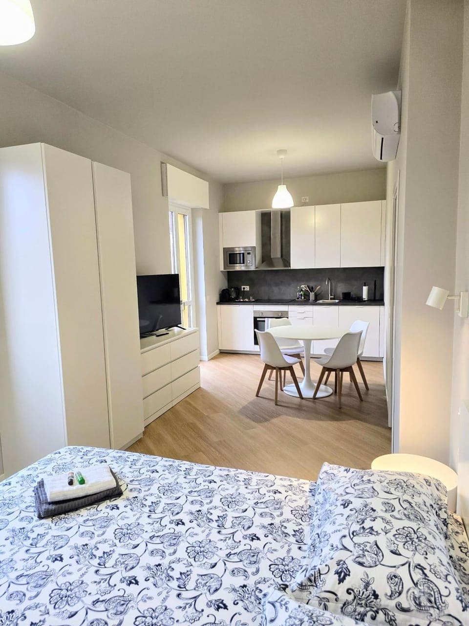 Photo of the whole room