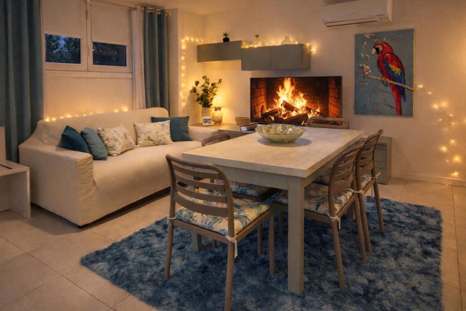 TV and multimedia, Living room, Seating area, Dining area