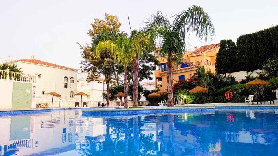 Property building, Day, Garden, Garden view, Pool view, Swimming pool, sunbed