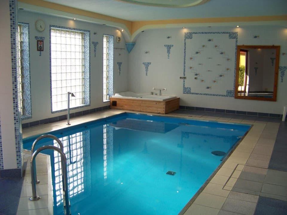 Swimming pool, Swimming pool