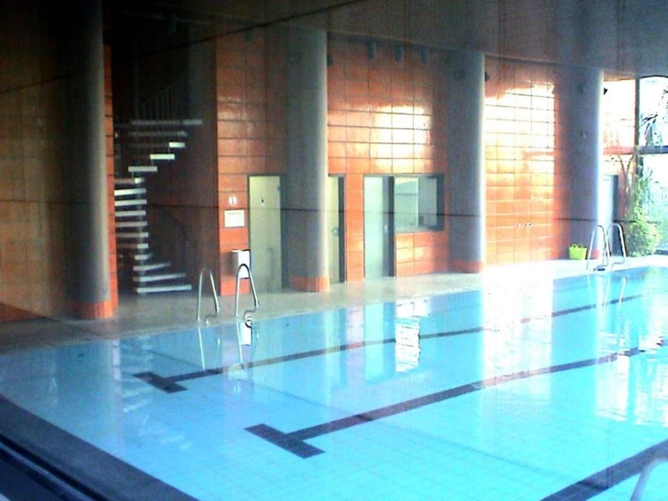 Swimming pool, Swimming pool