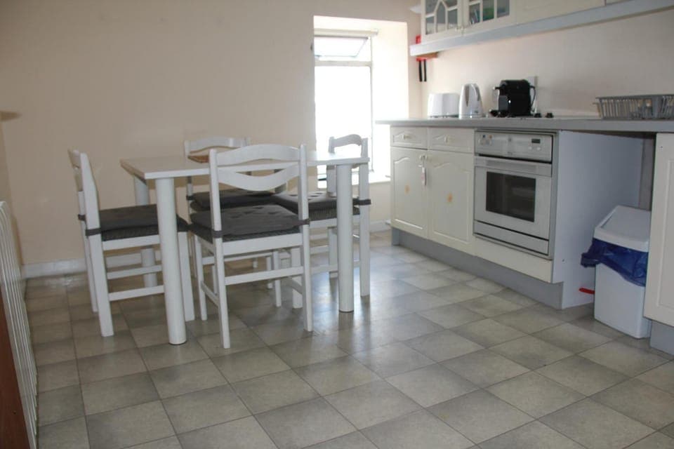 Kitchen or kitchenette, Dining area, dishwasher, oven, stove, toaster