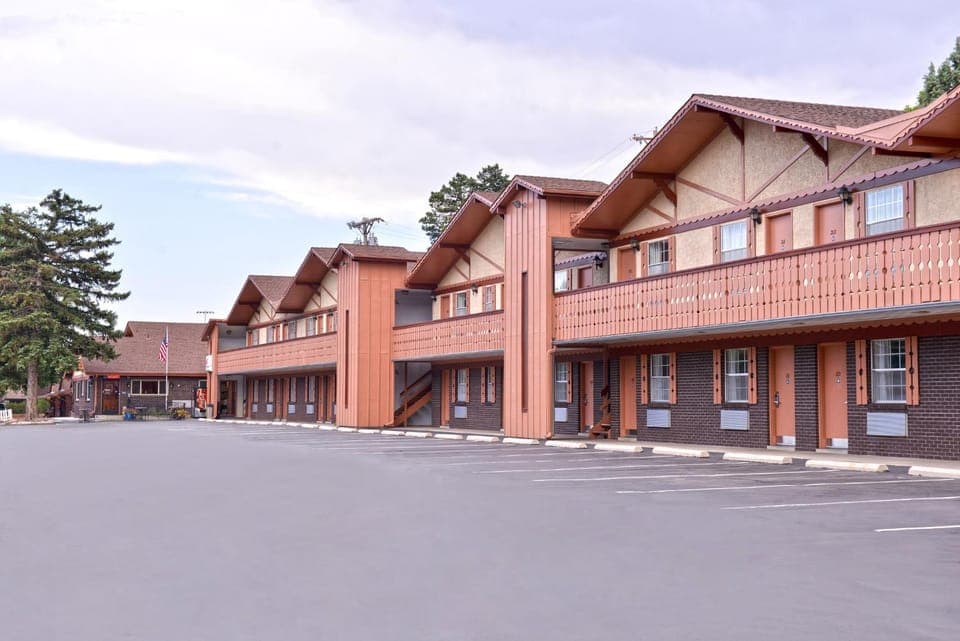 Property building, Facade/entrance