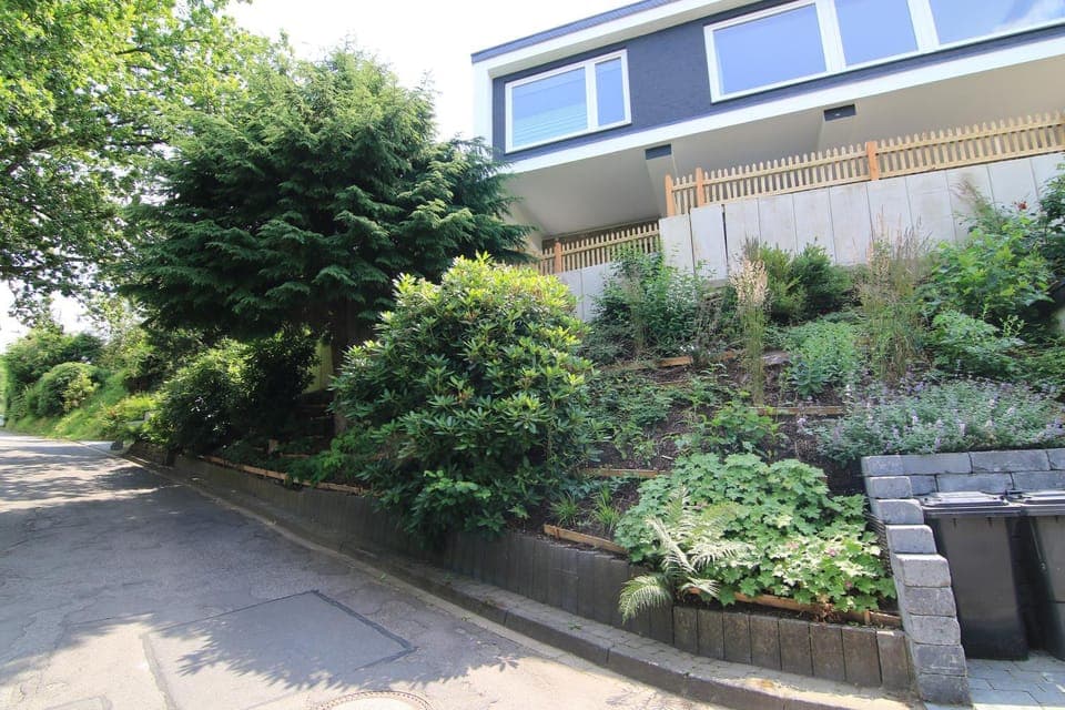 Property building, Facade/entrance, Garden