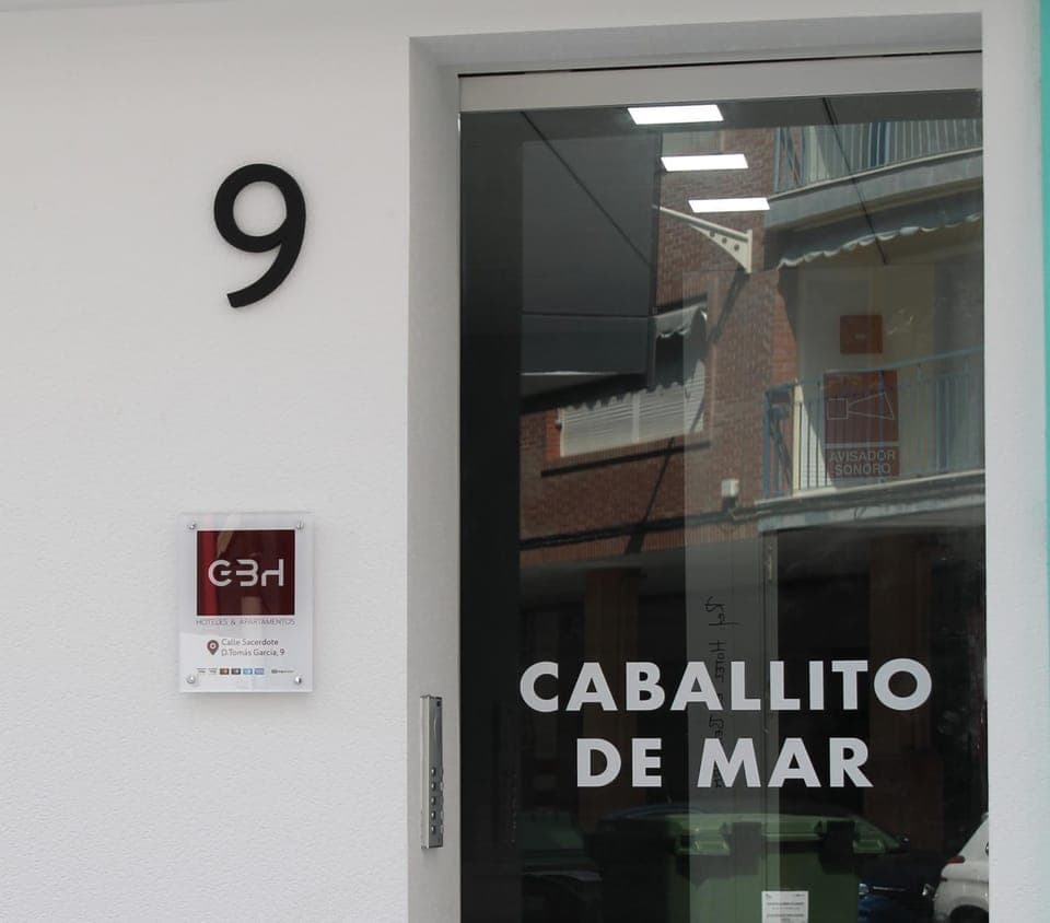 Facade/entrance, Logo/Certificate/Sign