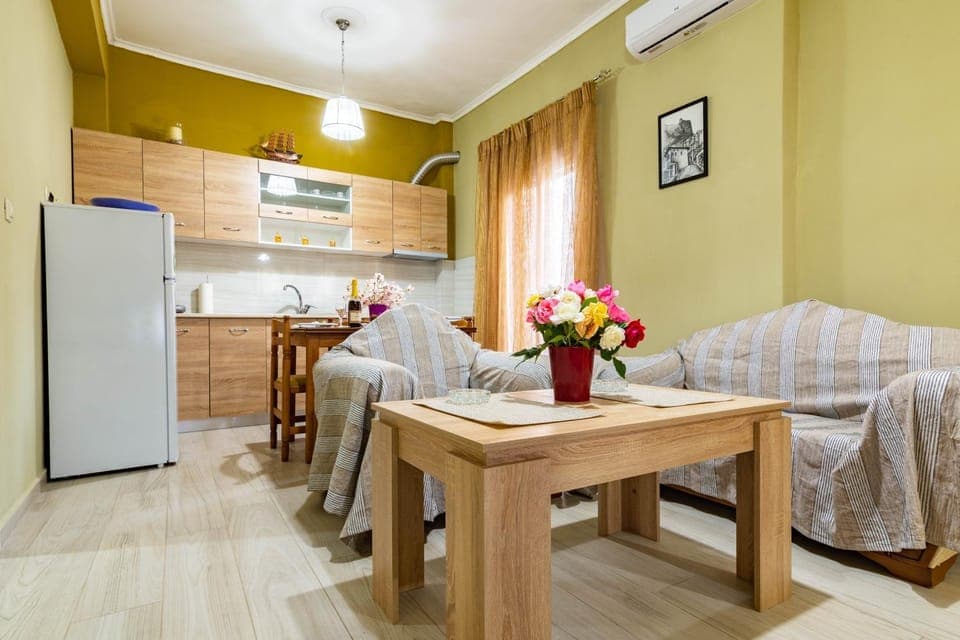 Kitchen or kitchenette, Photo of the whole room, Seating area, Dining area, air conditioner