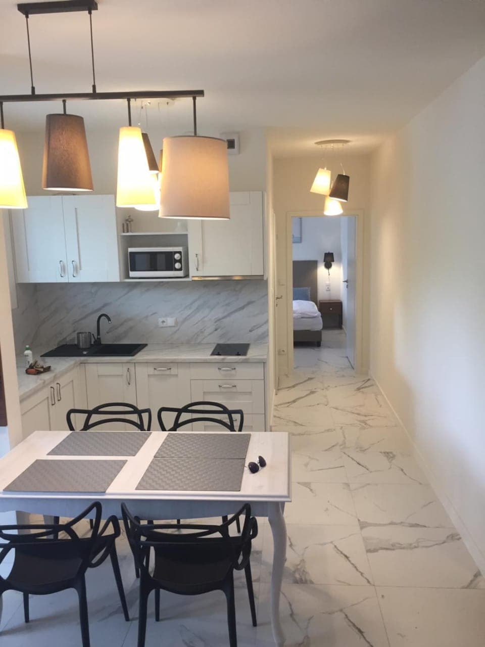 Kitchen or kitchenette, Dining area