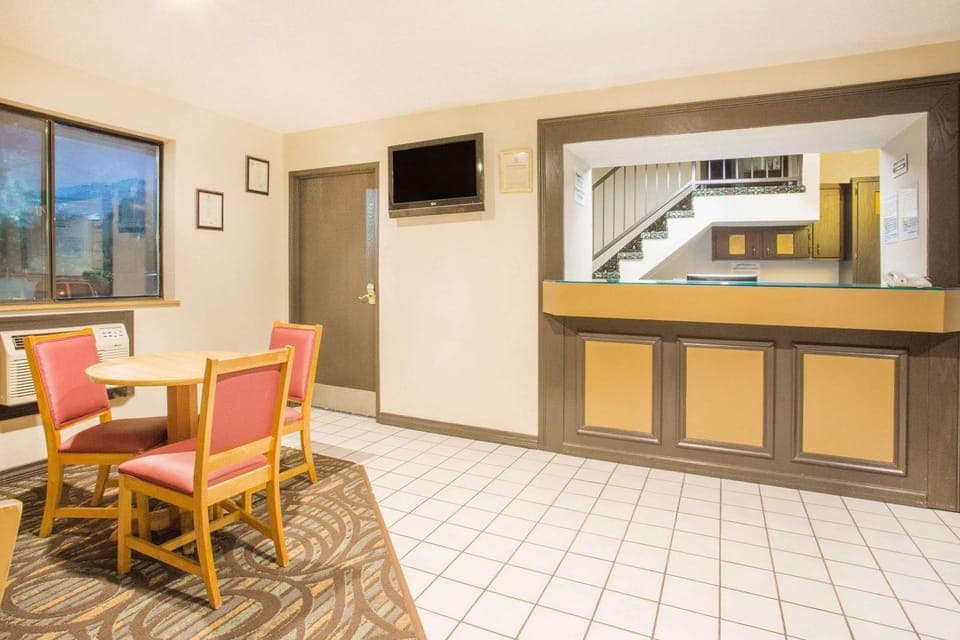 Lobby or reception, On site