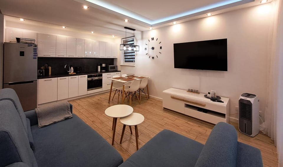 Communal lounge/ TV room, TV and multimedia, Living room