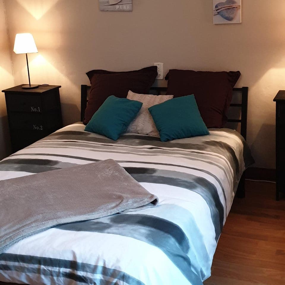 Bed, Photo of the whole room