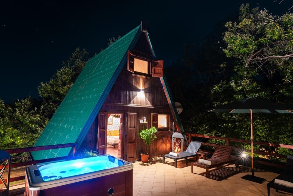 Property building, Hot Tub