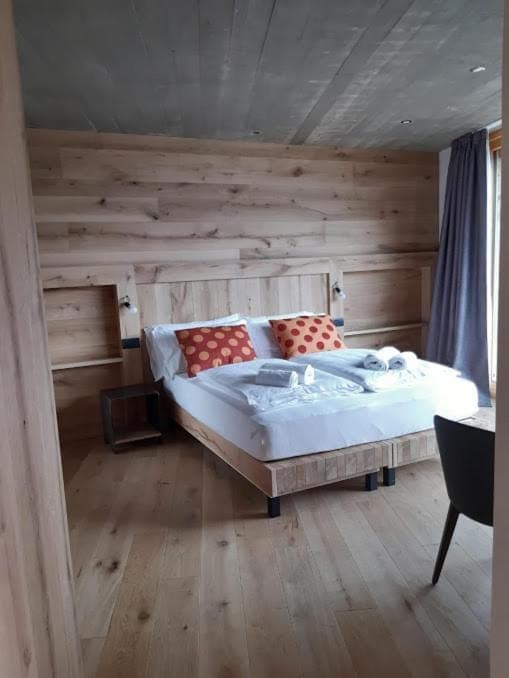 Bed, Spa and wellness centre/facilities, Photo of the whole room